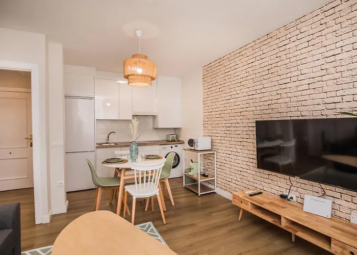 El Refugio De Sabina - Sierra De Gredos * 아레나스 데 산 페드로